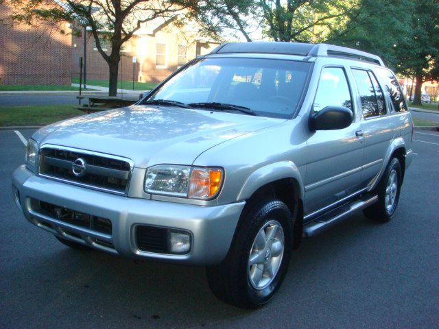 2002 Nissan Pathfinder EX-L W/ DVD System