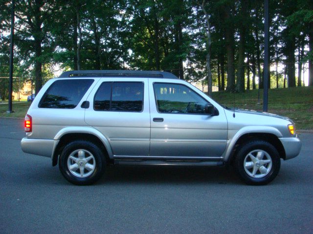 2002 Nissan Pathfinder EX-L W/ DVD System