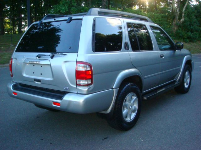 2002 Nissan Pathfinder EX-L W/ DVD System