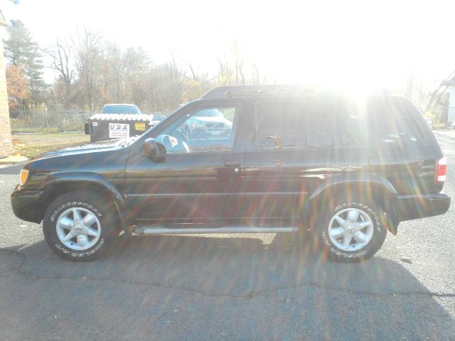 2002 Nissan Pathfinder EX-L W/ DVD System