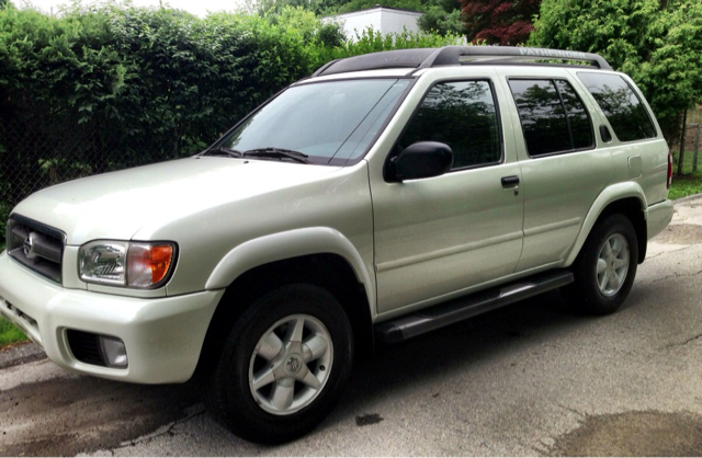 2002 Nissan Pathfinder EX-L W/ DVD System