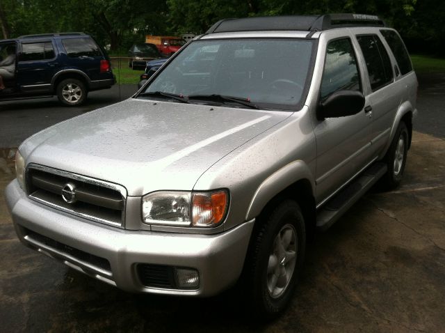 2002 Nissan Pathfinder EX-L W/ DVD System