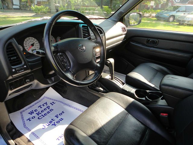 2002 Nissan Pathfinder EX-L W/ DVD System