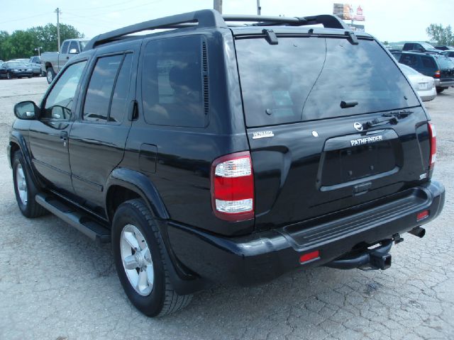 2003 Nissan Pathfinder SE