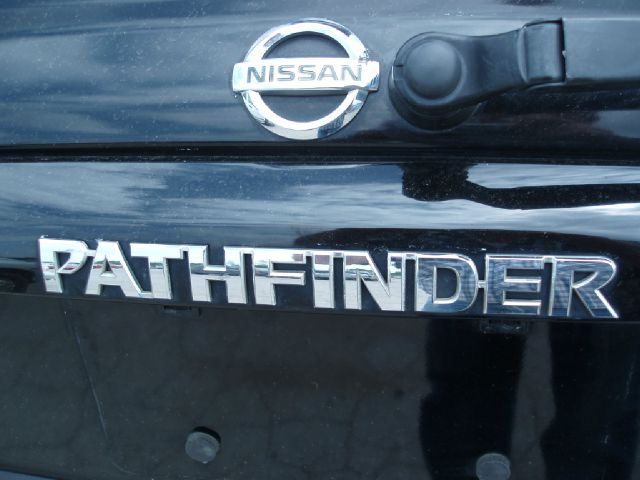 2003 Nissan Pathfinder SE