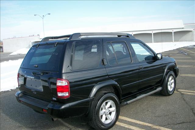 2003 Nissan Pathfinder SE