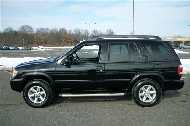 2003 Nissan Pathfinder SE