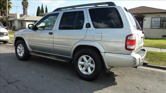 2003 Nissan Pathfinder SE