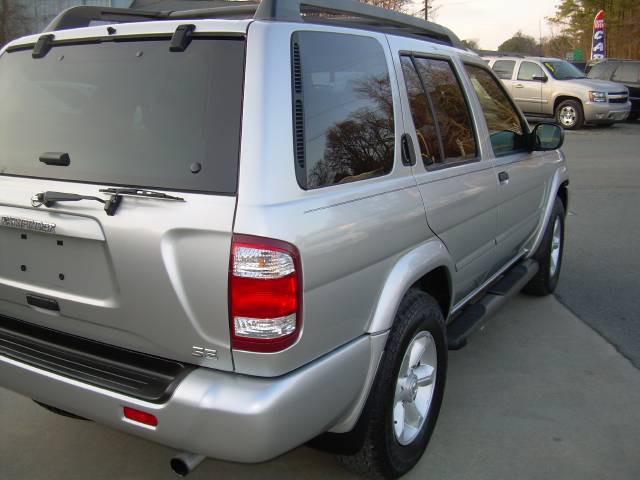 2003 Nissan Pathfinder 4dr Sdn Auto GLS w/XM