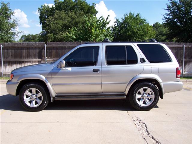 2003 Nissan Pathfinder X