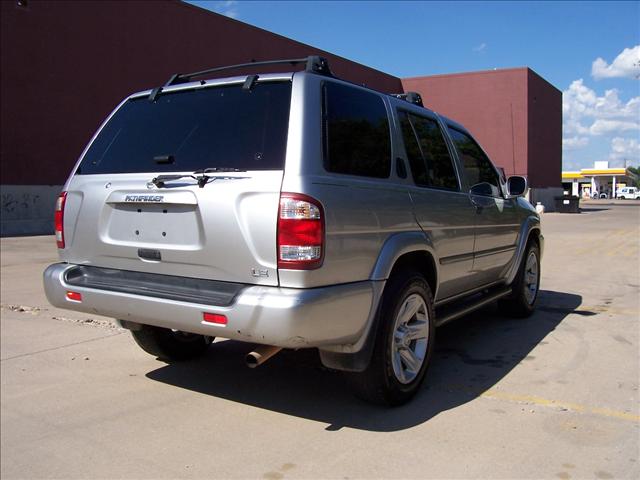 2003 Nissan Pathfinder X