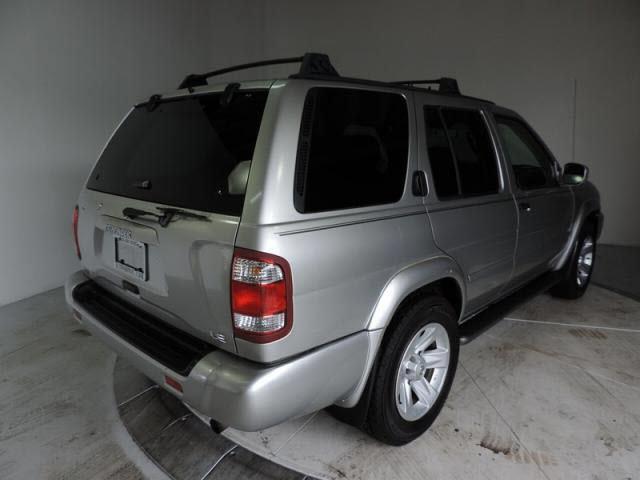 2003 Nissan Pathfinder X