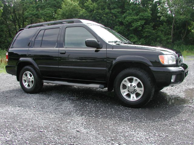 2004 Nissan Pathfinder EX-L W/ DVD System