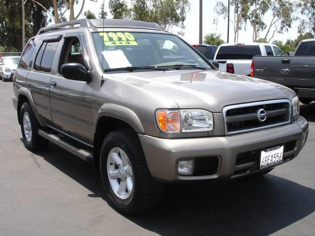 2004 Nissan Pathfinder SE