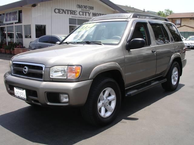 2004 Nissan Pathfinder SE