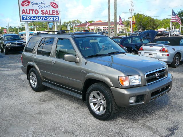 2004 Nissan Pathfinder Rallye Sedan