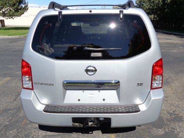 2005 Nissan Pathfinder EX-L W/ DVD System