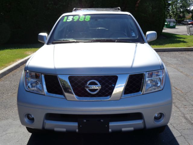 2005 Nissan Pathfinder EX-L W/ DVD System