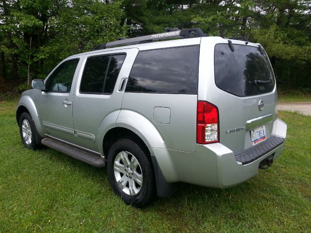 2005 Nissan Pathfinder EX-L AWD