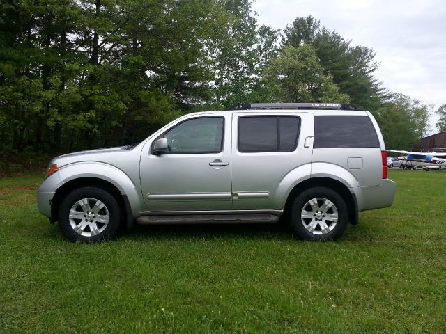 2005 Nissan Pathfinder EX-L AWD