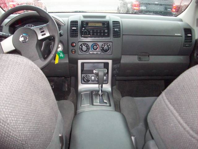 2005 Nissan Pathfinder SE