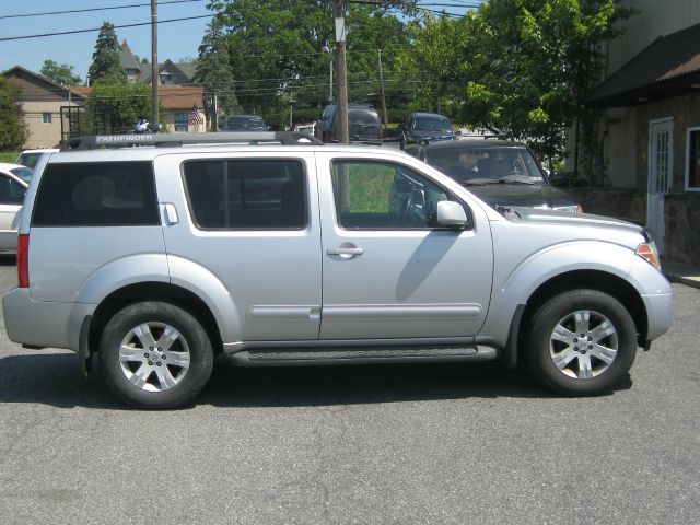 2005 Nissan Pathfinder EX-L AWD