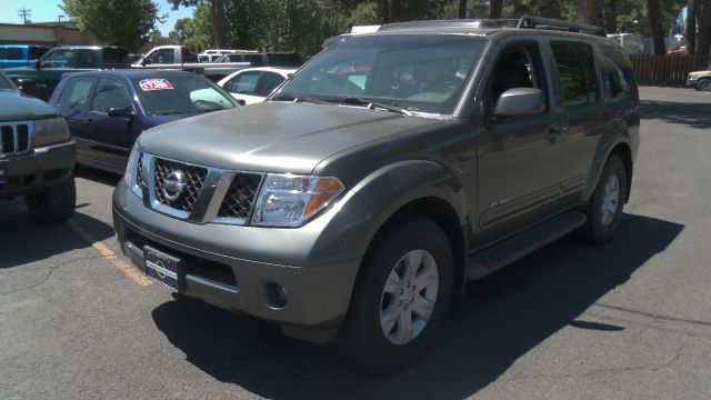 2005 Nissan Pathfinder EX-L W/ DVD System