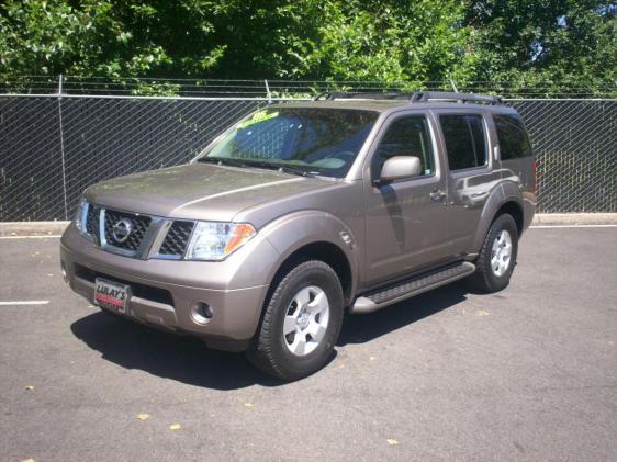 2005 Nissan Pathfinder EX-L W/ DVD System