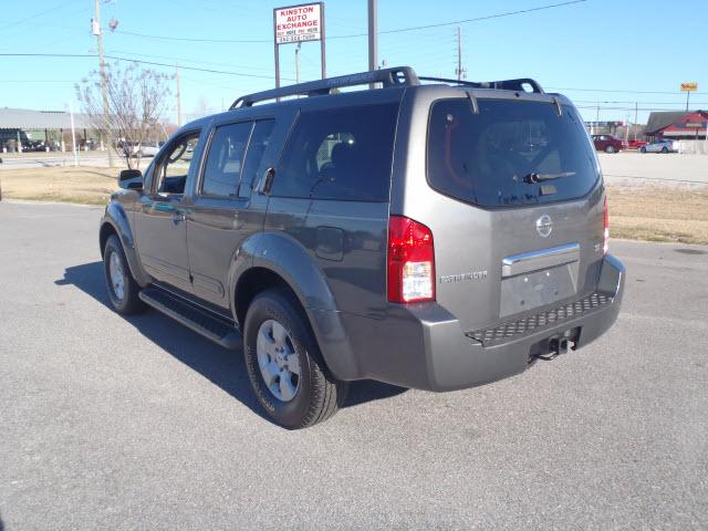 2005 Nissan Pathfinder X