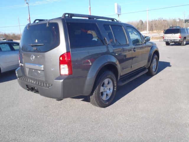 2005 Nissan Pathfinder X