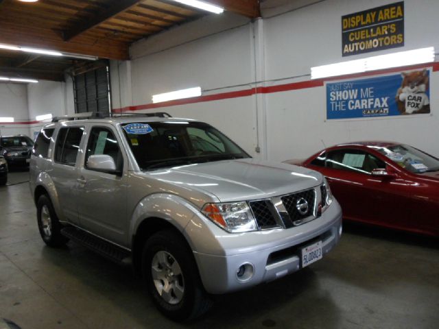 2005 Nissan Pathfinder EX-L W/ DVD System