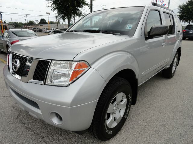 2005 Nissan Pathfinder EX-L W/ DVD System