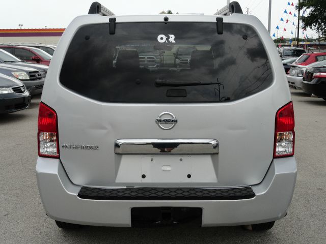 2005 Nissan Pathfinder EX-L W/ DVD System