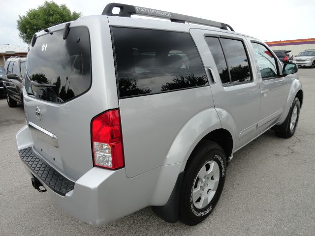 2005 Nissan Pathfinder EX-L W/ DVD System