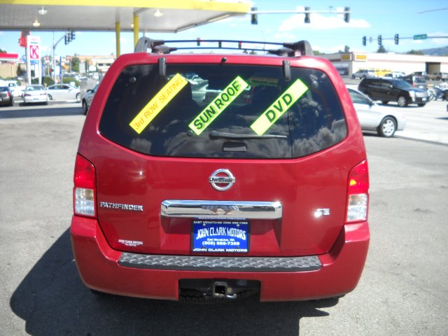 2005 Nissan Pathfinder EX-L W/ DVD System