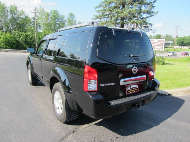 2005 Nissan Pathfinder EX-L W/ DVD System