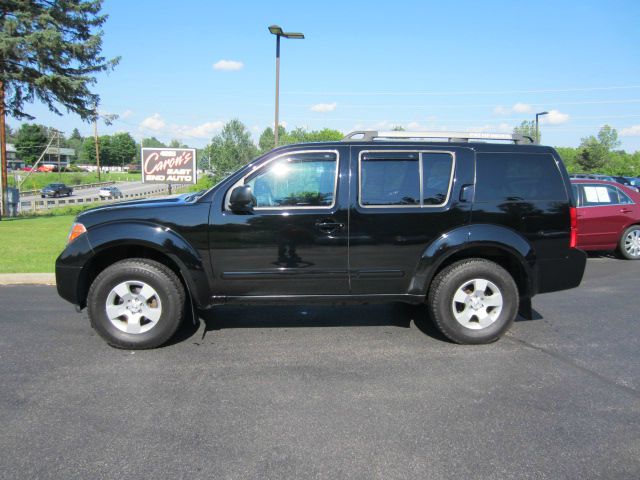 2005 Nissan Pathfinder EX-L W/ DVD System