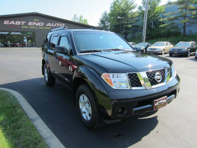 2005 Nissan Pathfinder EX-L W/ DVD System