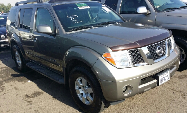 2005 Nissan Pathfinder EX-L W/ DVD System