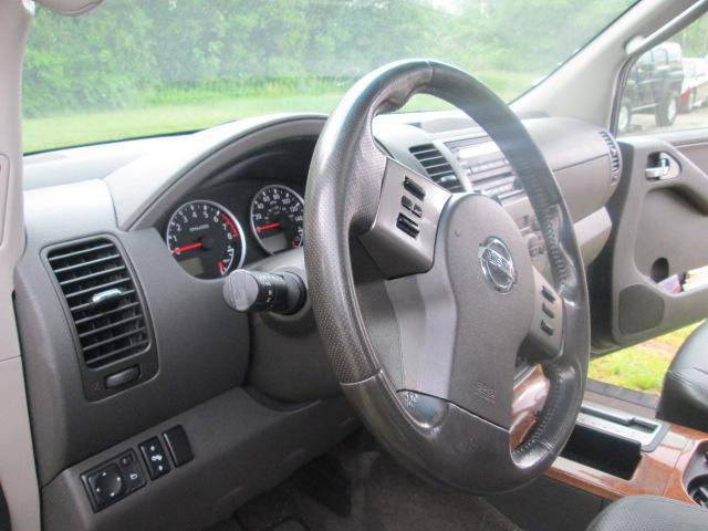 2005 Nissan Pathfinder X