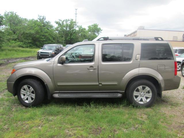 2005 Nissan Pathfinder X