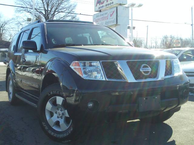 2005 Nissan Pathfinder SE