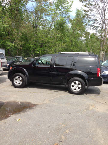 2005 Nissan Pathfinder EX-L W/ DVD System