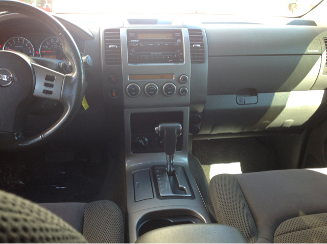 2005 Nissan Pathfinder EX-L W/ DVD System