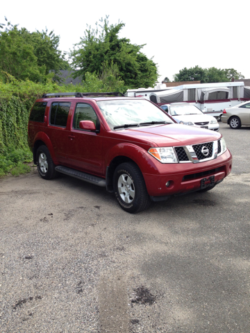 2005 Nissan Pathfinder EX-L W/ DVD System