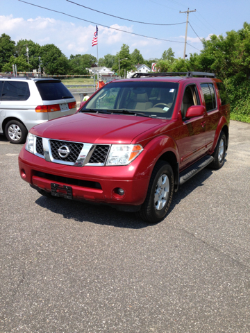 2005 Nissan Pathfinder EX-L W/ DVD System