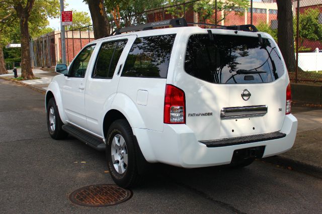 2005 Nissan Pathfinder X