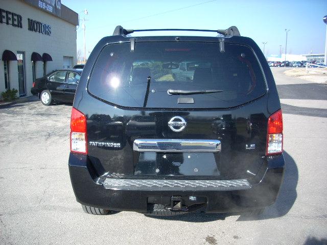 2005 Nissan Pathfinder X