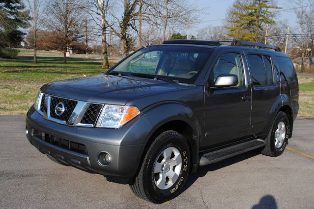 2005 Nissan Pathfinder SE