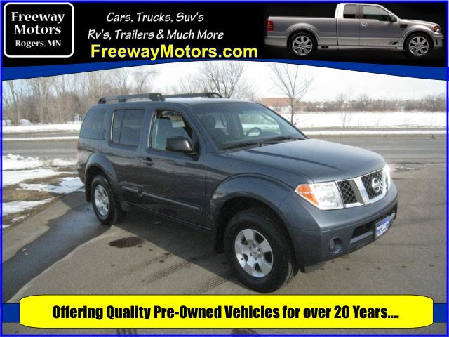 2005 Nissan Pathfinder EX AT With Leather